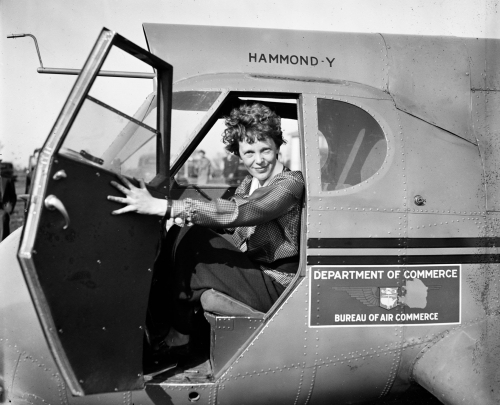 Amelia Earhart avion 3.jpg